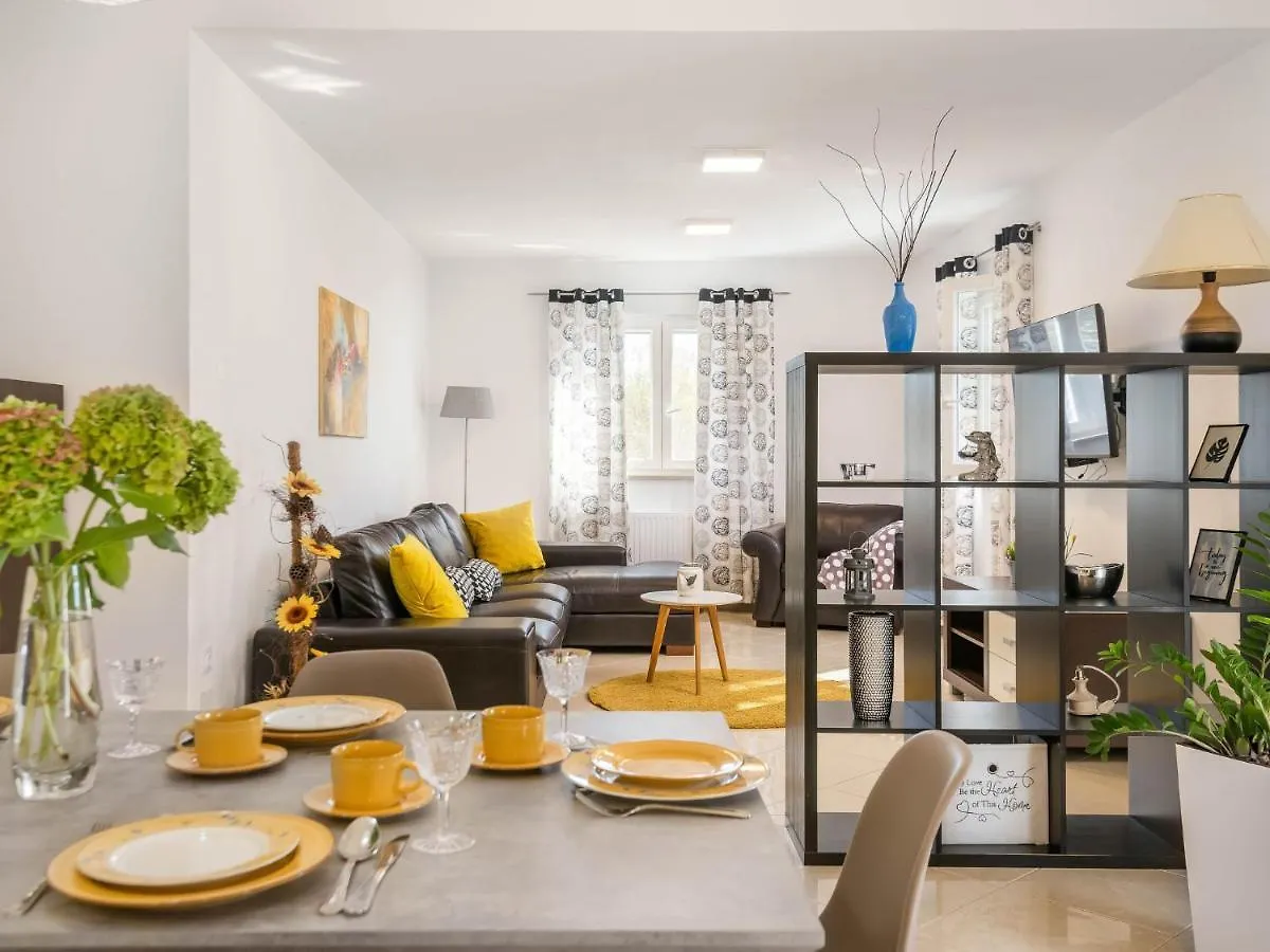 Holiday Home Casetta Filip By Interhome Marčana